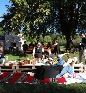 Odmaranje i druženje u prirodi - Forest Therapy Šumadija